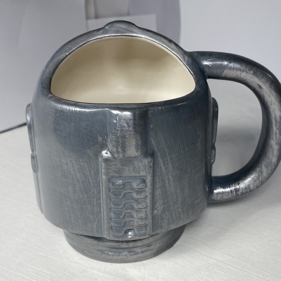 Bioworld Mandolorian Silver & Black Coffee Mug Kitchen Ware Disney Fan The Force - Picture 3 of 9